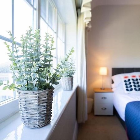 Beautiful Detached Home In Quaint Village Setting ウェザビー エクステリア 写真