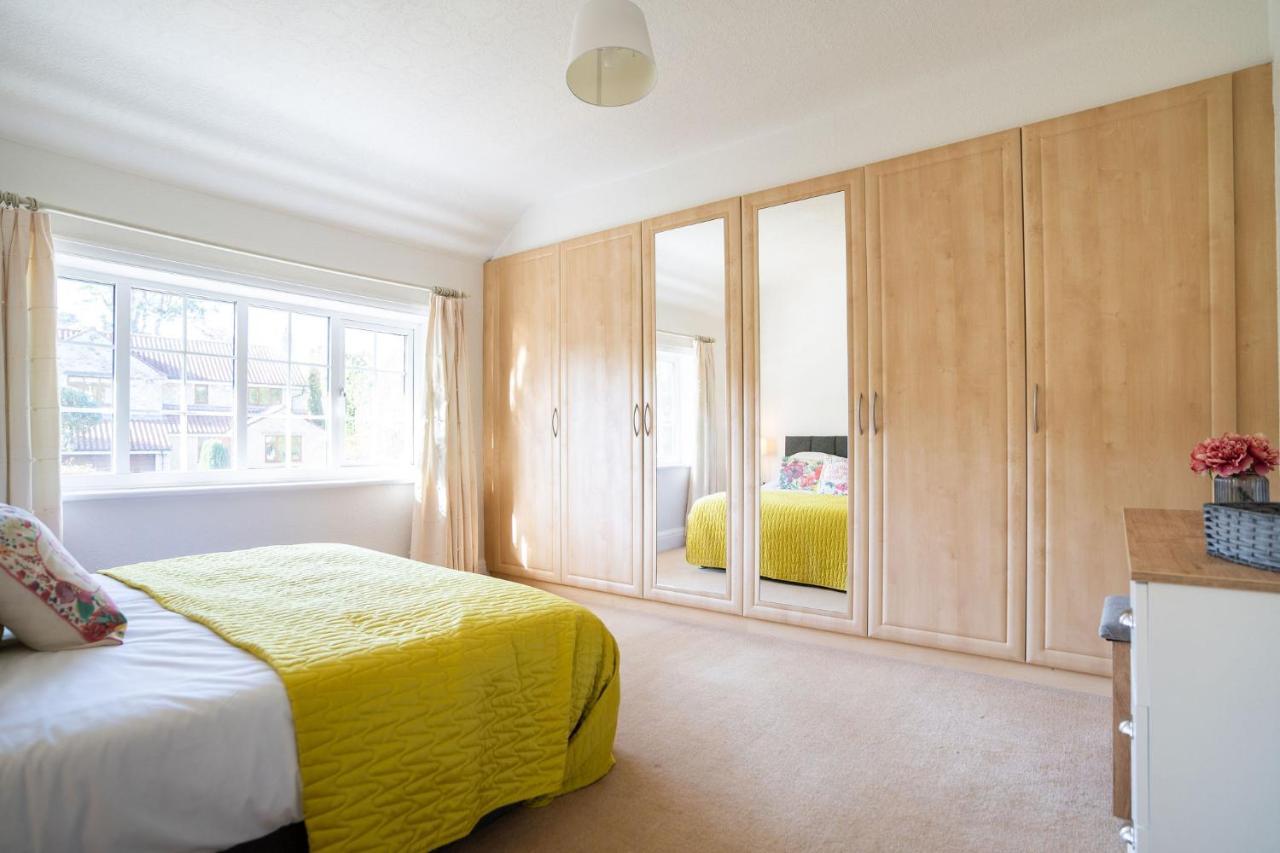 Beautiful Detached Home In Quaint Village Setting ウェザビー エクステリア 写真